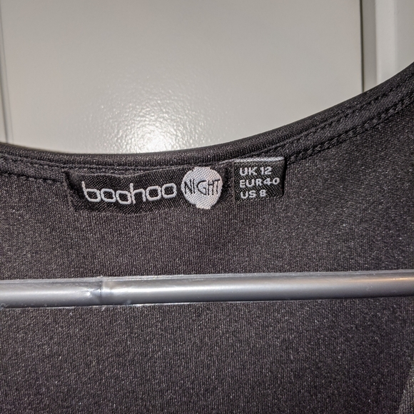 Gorgeous boohoo dress - Picture 2 of 3